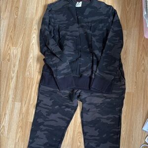 Todd Snyder x Champion Black Camouflage Sweatshirt and Pants Set size large